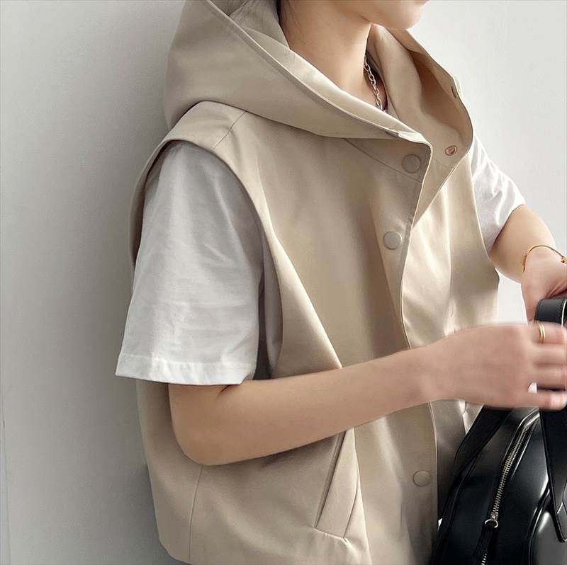 アウター ジャケット レディース 袖なし ノースリーブ Vネック フード ストリート かわいい 大人可愛い きれいめ シンプル カジュアル おしゃれ ラフ メンズライク マニッシュ ボーイッシュ スポ