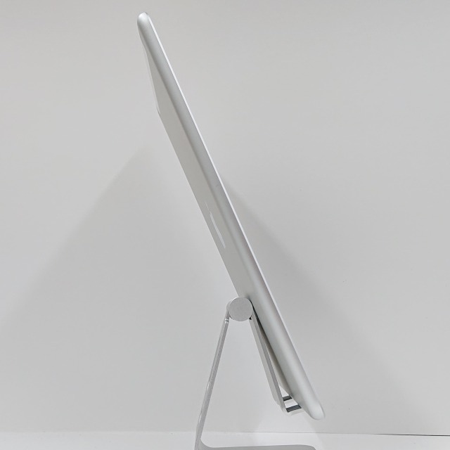 iPad 第6世代 Wi-Fi + Cellular 128GB docomo シルバー 送料無料 本体 c07577 【中古】