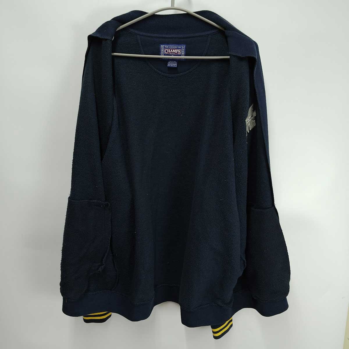 【中古】CHAMPS ミシガン大学 ウルヴァリンズ Michigan Wolverines ボタンダウン スウェット ジャケット スタジャン XL
