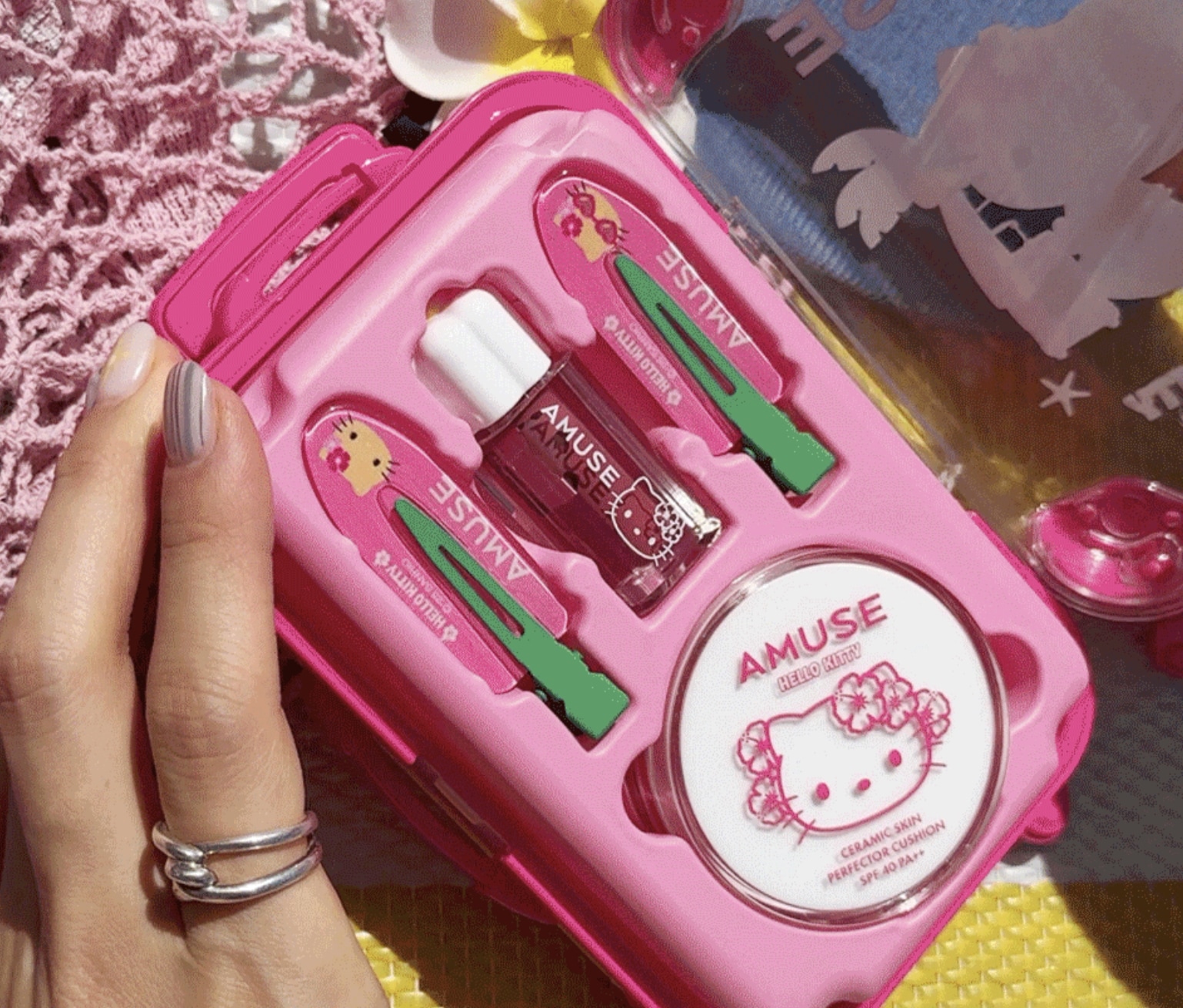 [タンニングハローキティ] クイックメイクミニキャリア (ウォーム/クール)