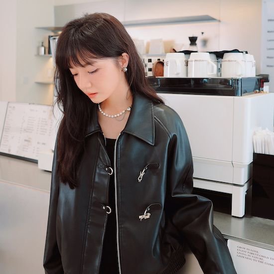 【取寄：納期2週間】レザージャケット レディース ライダースジャケット アウター 長袖 韓国ファッション 女子会 パーティー 無地 ジップアップ フェイクレザー 秋冬 レザージャケット レディース