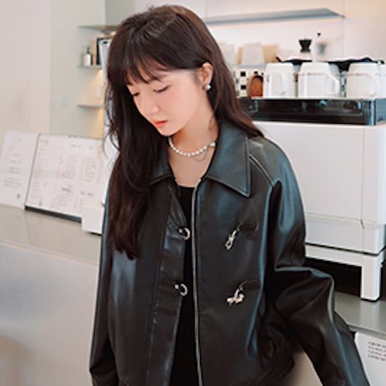 【取寄：納期2週間】レザージャケット レディース ライダースジャケット アウター 長袖 韓国ファッション 女子会 パーティー 無地 ジップアップ フェイクレザー 秋冬 レザージャケット レディース