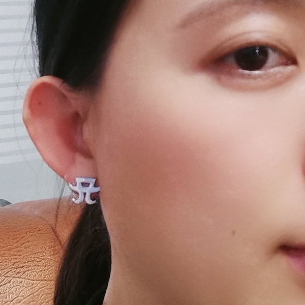 Amazon.co.jp: 浜崎あゆみ Aマーク ロゴ ピアス : おもちゃ