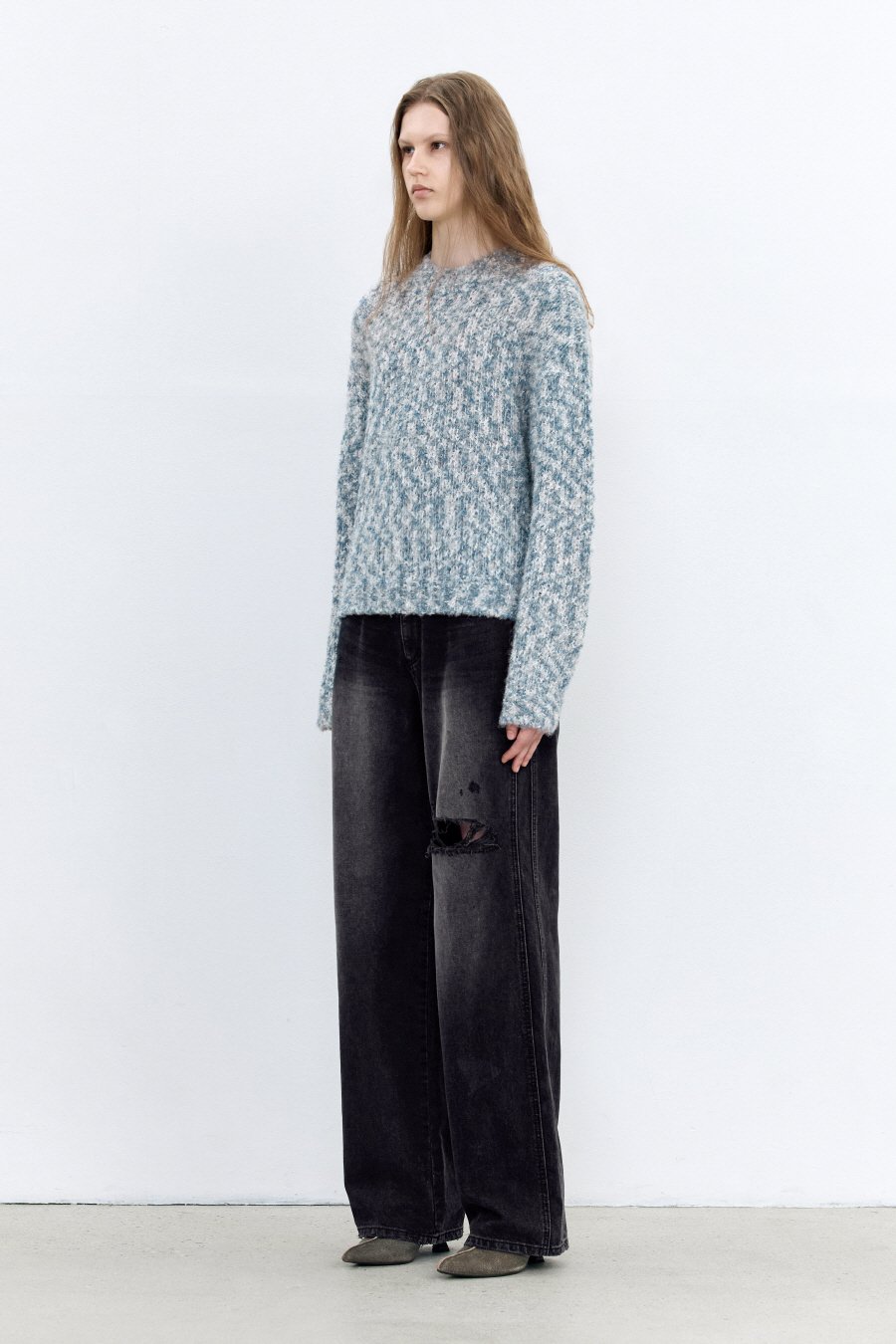 【INSILENCE】 MULTI BOUCLE KNITWEAR : GREY BLUE