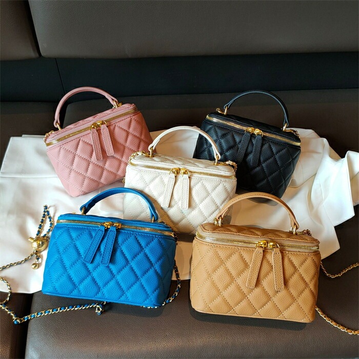 本革 ショルダーバッグ レディース 斜め掛け 小さめ 軽量 レザー バニティバッグ チェーンバッグ 2way ハンドバッグ 小さめ ミニバッグ 軽い ファスナー付き キルティング バッグ ミニショル 本革 ショルダーバッグ レディース 斜め掛け 小さめ 軽量 レザー バニティバッグ チェーンバッグ 2way ハンドバッグ 小さめ ミニバッグ 軽い ファスナー付き キルティング バッグ ミニショル