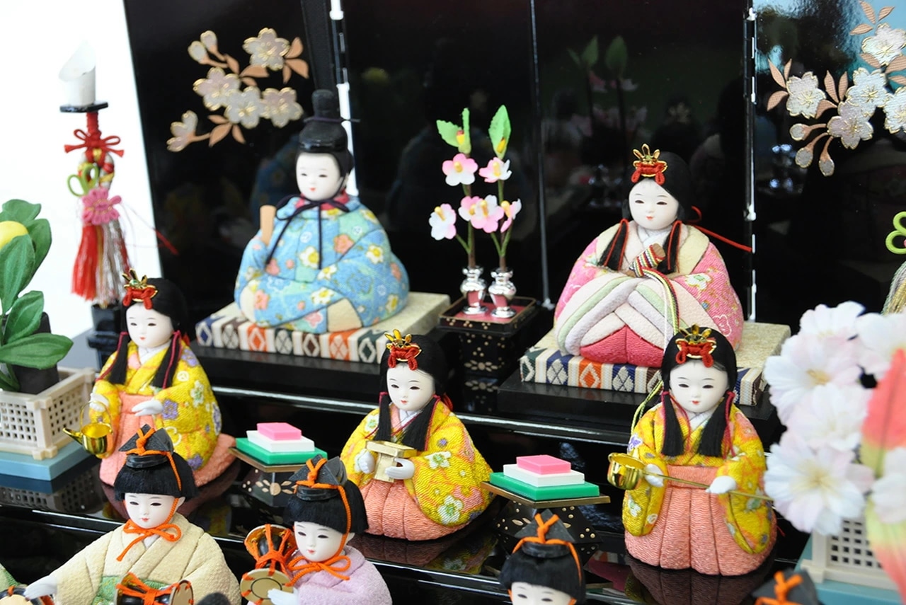 雛人形 ひな人形 お雛様 おひなさま かわいい 手作り 2025年 新作 秀光 限定品 送料無料 コンパクトミニ 初節句 ひな祭り 木目込み 段 十五人 15人 ここはる 心春 男雛 女雛 狛犬 こま 雛人形 ひな人形 お雛様 おひなさま かわいい 手作り 2025年 新作 秀光 限定品 送料無料 コンパクトミニ 初節句 ひな祭り 木目込み 段 十五人 15人 ここはる 心春 男雛 女雛 狛犬 こま