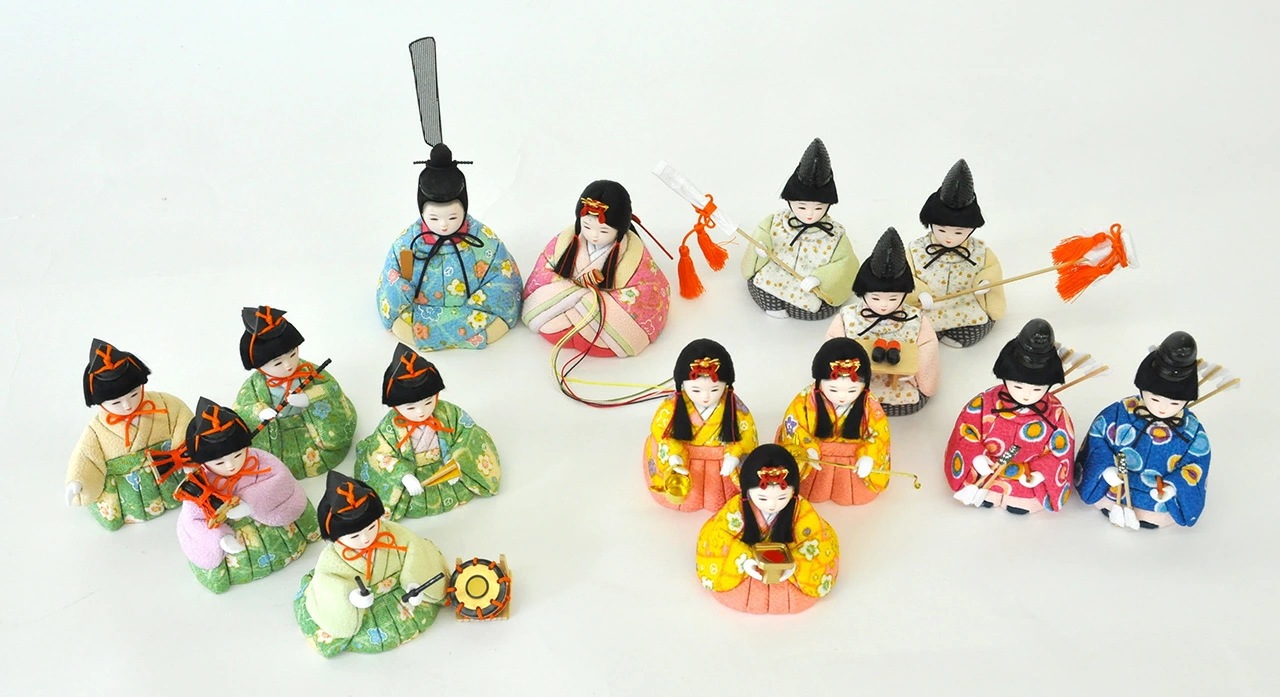雛人形 ひな人形 お雛様 おひなさま かわいい 手作り 2025年 新作 秀光 限定品 送料無料 コンパクトミニ 初節句 ひな祭り 木目込み 段 十五人 15人 ここはる 心春 男雛 女雛 狛犬 こま 雛人形 ひな人形 お雛様 おひなさま かわいい 手作り 2025年 新作 秀光 限定品 送料無料 コンパクトミニ 初節句 ひな祭り 木目込み 段 十五人 15人 ここはる 心春 男雛 女雛 狛犬 こま