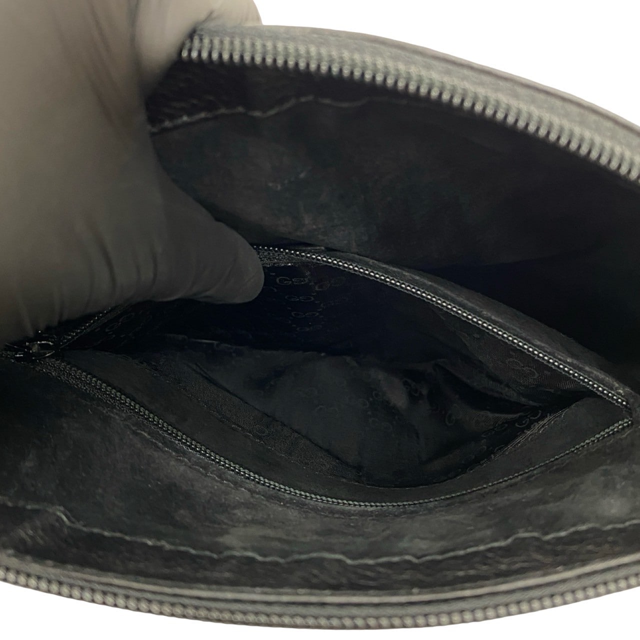 ヴィンテージ GG ロゴショルダーバッグ レザー ブラック 01-10 ヴィンテージ GG ロゴショルダーバッグ レザー ブラック 01-10