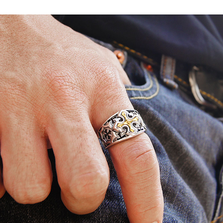 送料無料 シルバーアクセサリー メンズ メンズリング r0813 目をひく!ゴールデンクロスシルバー 送料無料 シルバーアクセサリー メンズ メンズリング r0813 目をひく!ゴールデンクロスシルバー