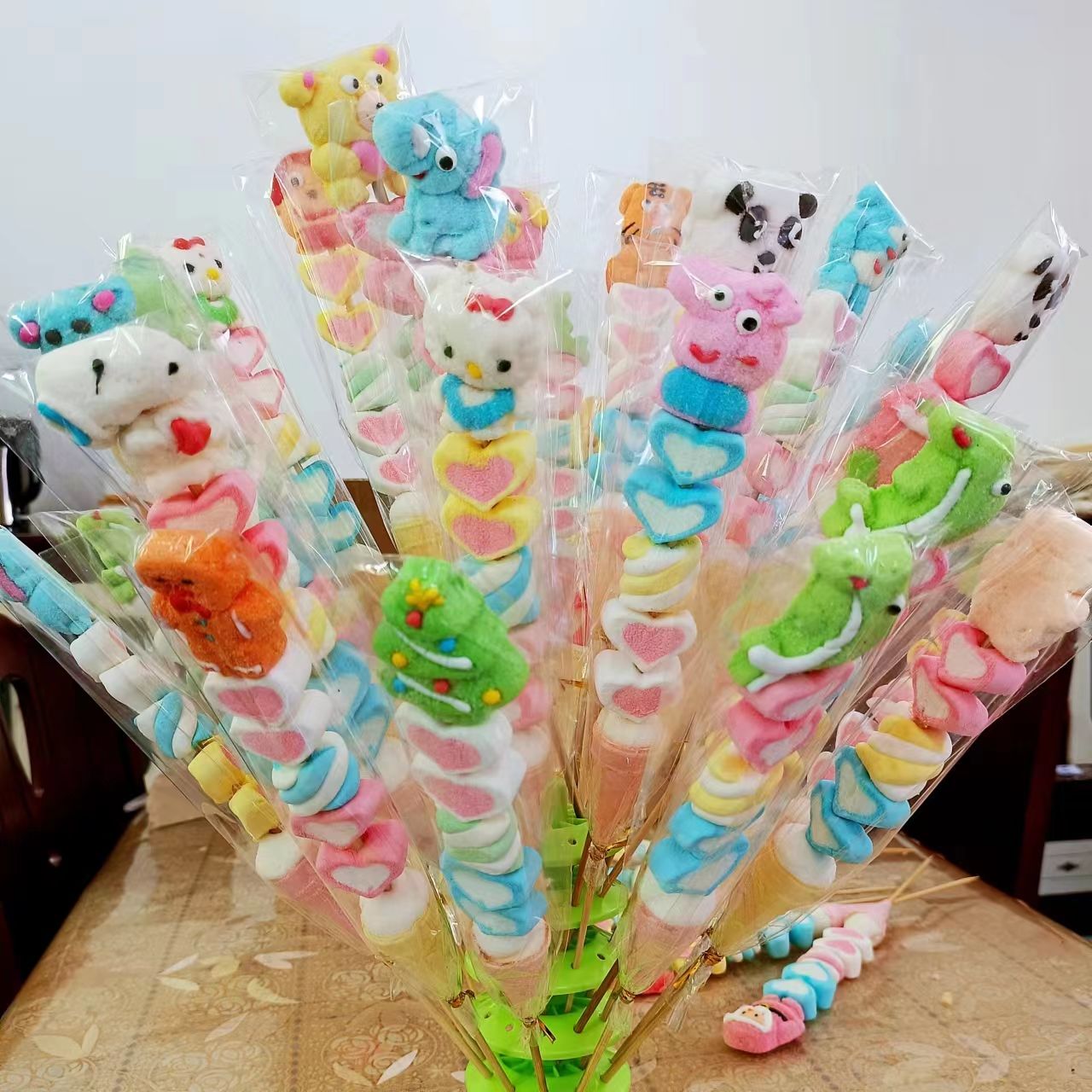 2個で3oo円OFF!70/150Pcs 漫画マシュマロ串子供用スナックキャンディースクールスナック 誕生日プレゼント 子供の贈り物 2個で3oo円OFF!70/150Pcs 漫画マシュマロ串子供用スナックキャンディースクールスナック 誕生日プレゼント 子供の贈り物