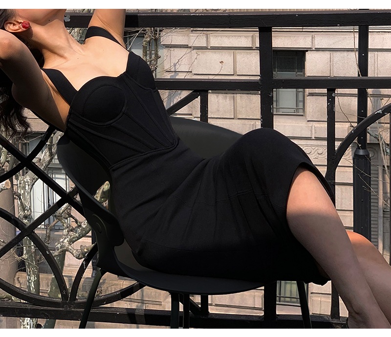 ブラック スリング バッグ ヒップ ドレス 秋 ニッチ デザイン セクシー 薄い ベース スカート ブラック ホワイト XS S M L ワンピース 膝丈 ひざ丈 かわいい 大人可愛い きれいめ