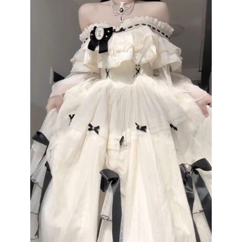 エレガントでスウィートなお嬢様ナチュラルカラーの重工業ロリータドレス女性の見事なロリータドレス