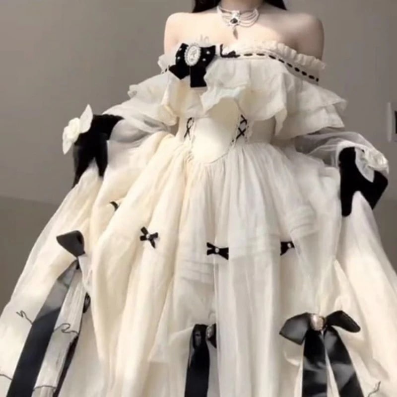 エレガントでスウィートなお嬢様ナチュラルカラーの重工業ロリータドレス女性の見事なロリータドレス