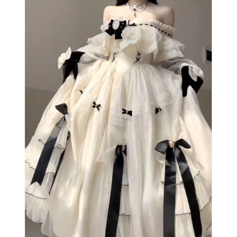 エレガントでスウィートなお嬢様ナチュラルカラーの重工業ロリータドレス女性の見事なロリータドレス