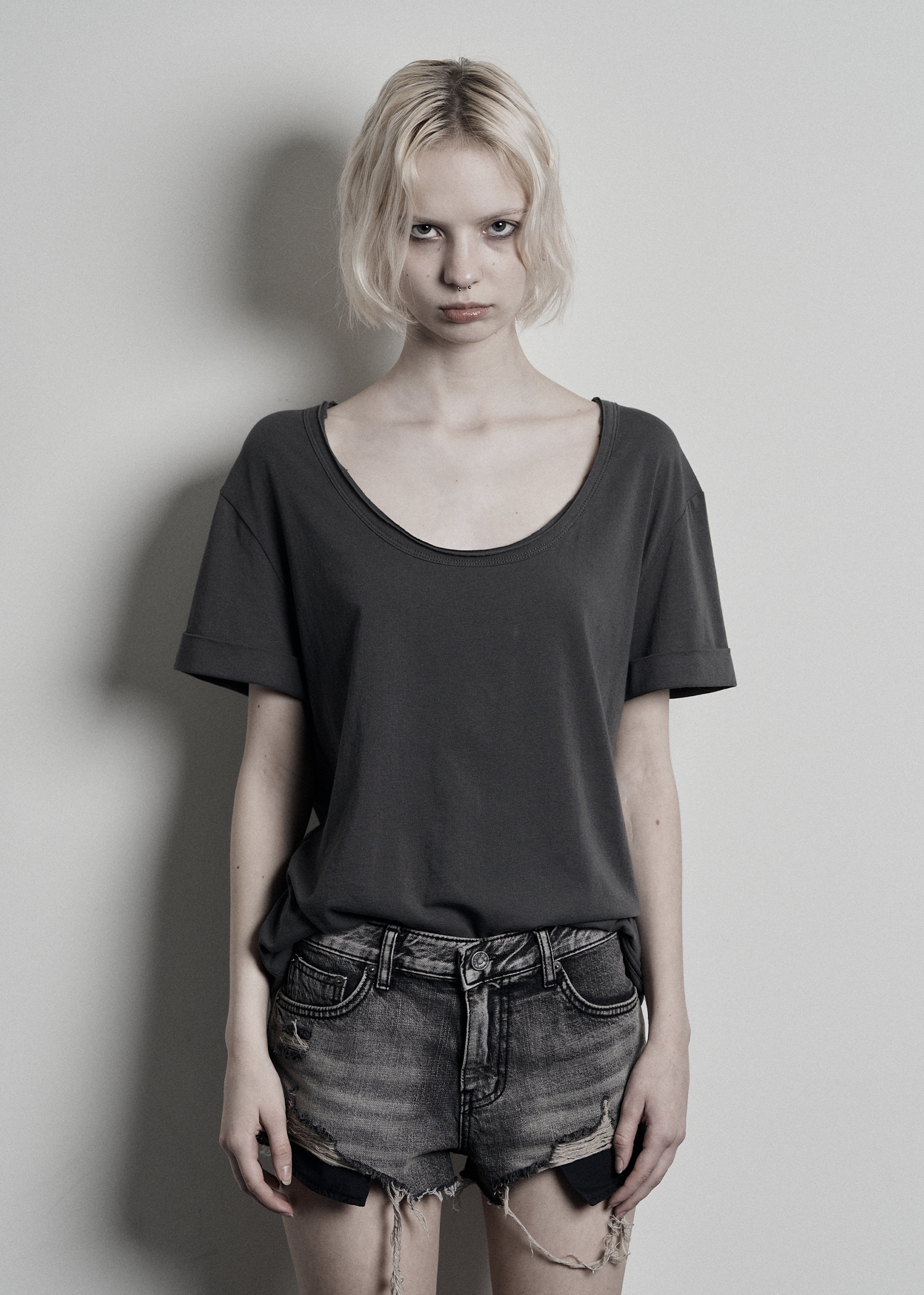 bohemian seoul 24SS BASIC LOOSE FIT HALF SLEEVE bohemian seoul 24SS BASIC LOOSE FIT HALF SLEEVE