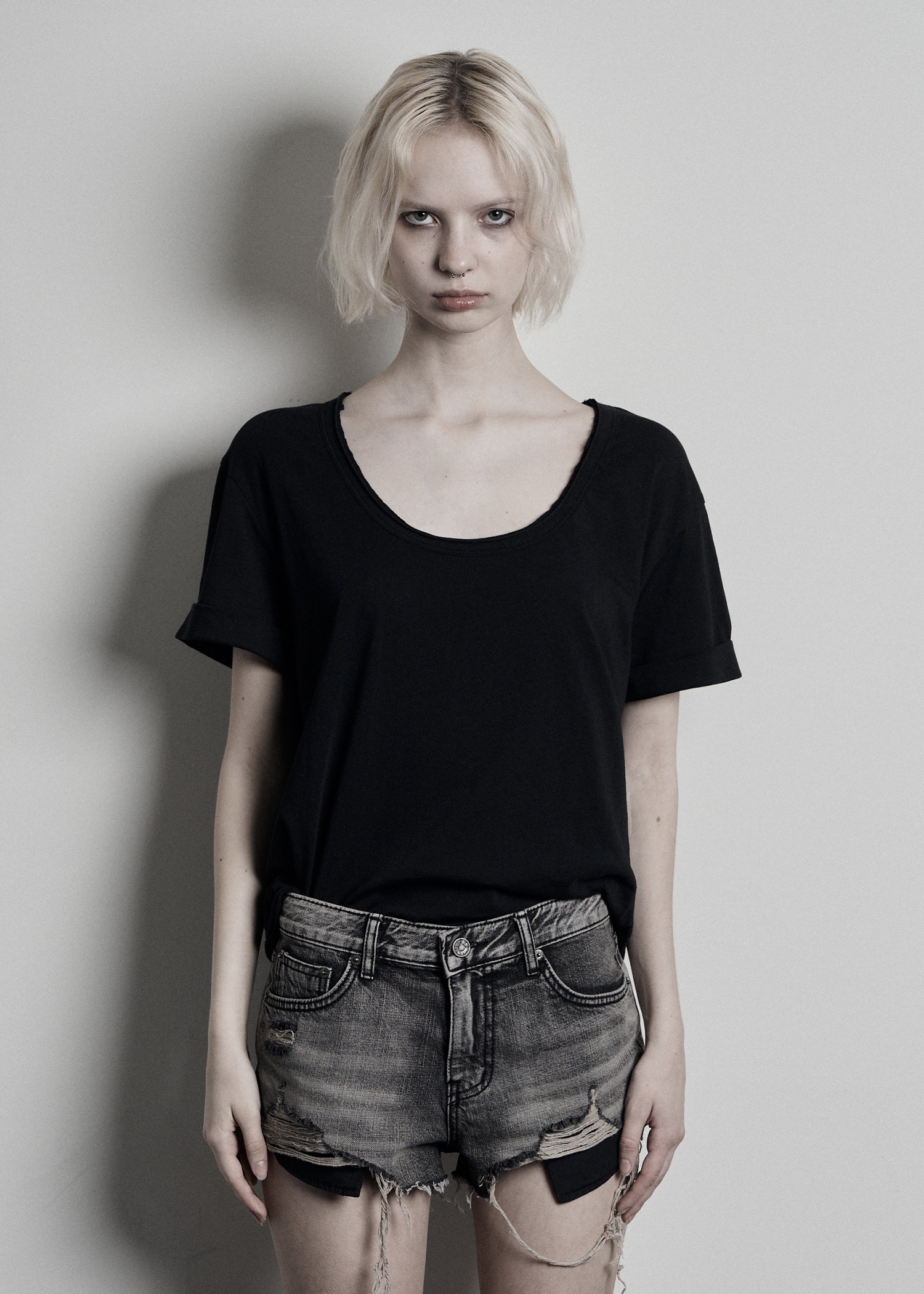 bohemian seoul 24SS BASIC LOOSE FIT HALF SLEEVE bohemian seoul 24SS BASIC LOOSE FIT HALF SLEEVE