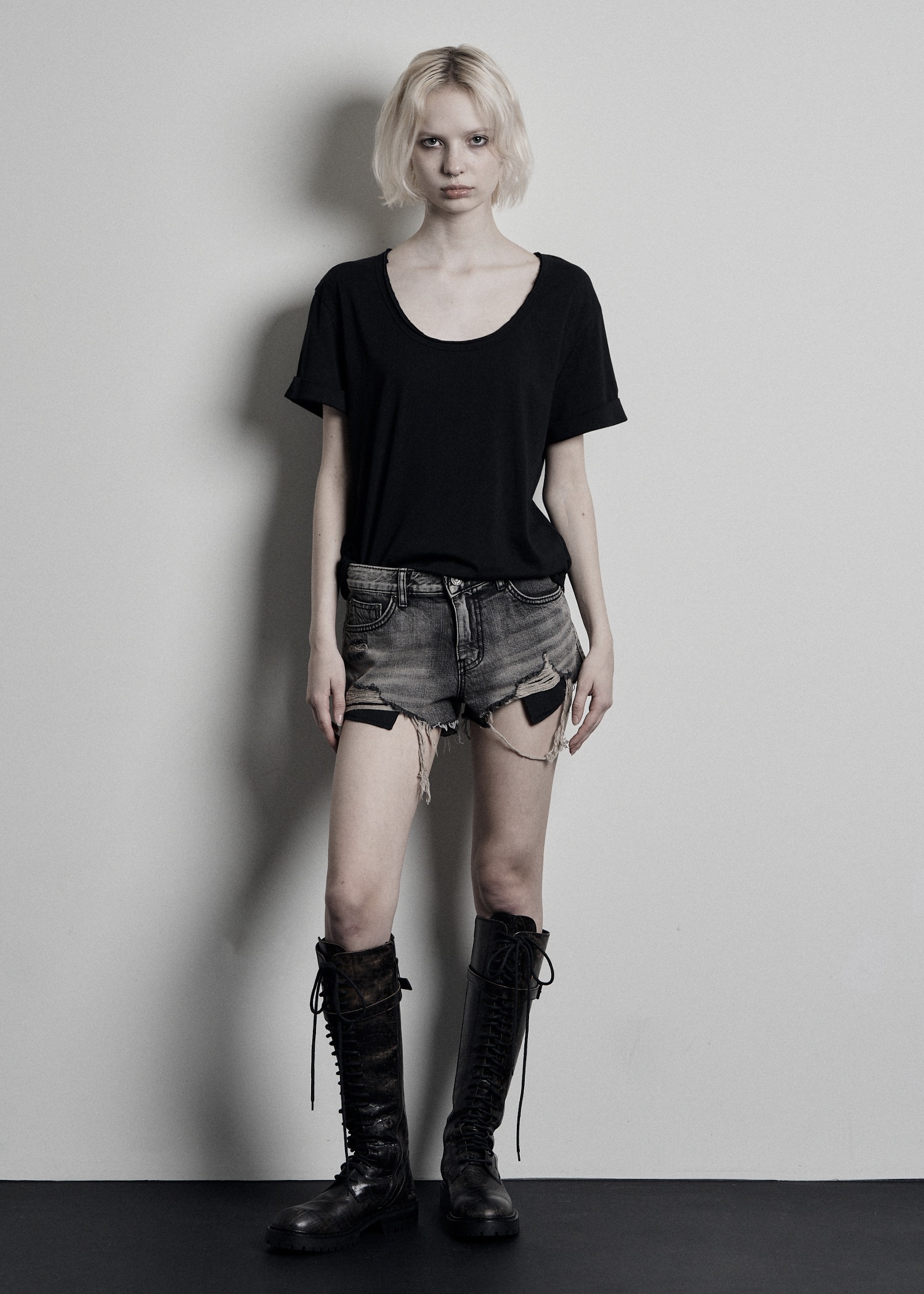 bohemian seoul 24SS BASIC LOOSE FIT HALF SLEEVE bohemian seoul 24SS BASIC LOOSE FIT HALF SLEEVE