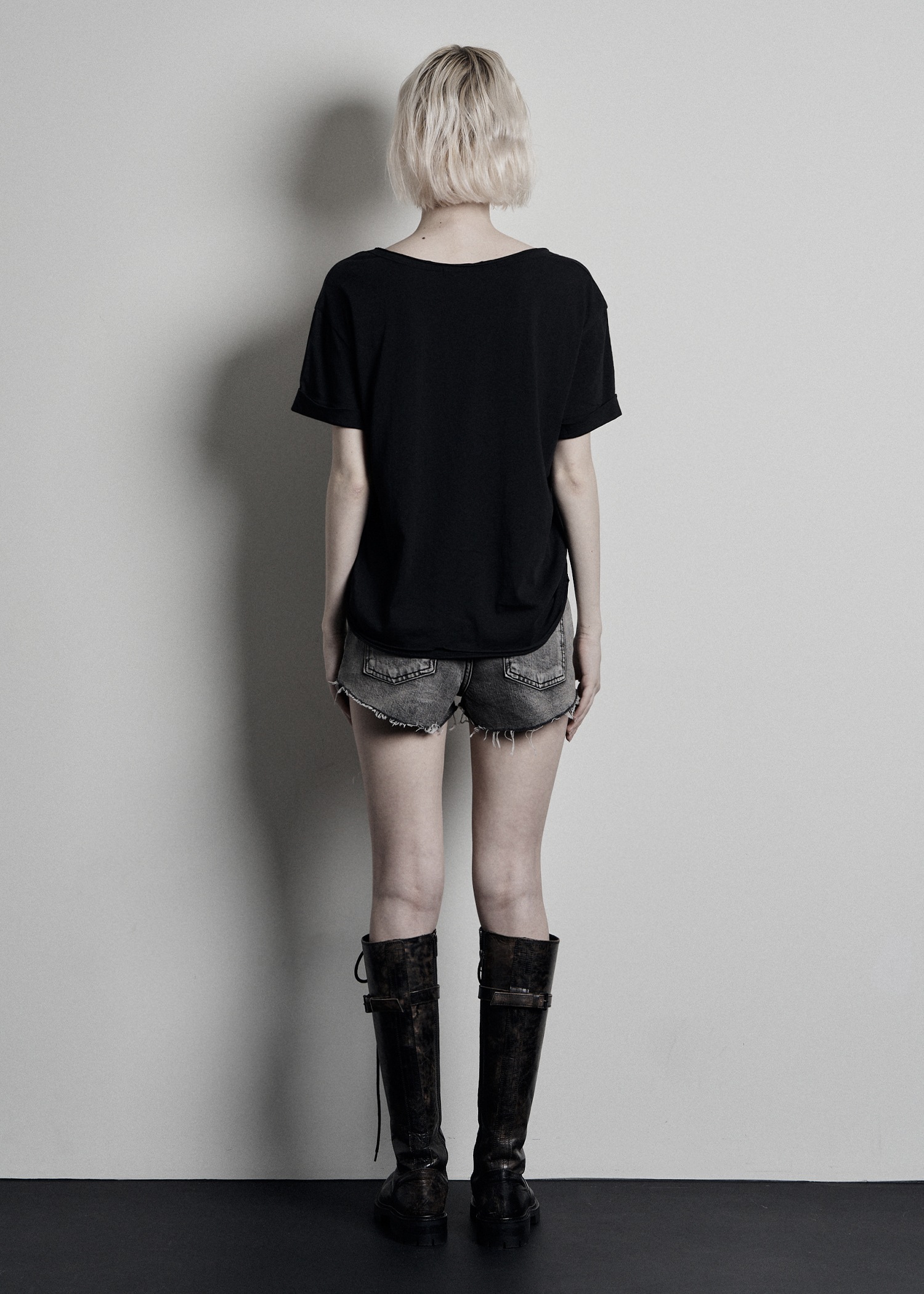 bohemian seoul 24SS BASIC LOOSE FIT HALF SLEEVE bohemian seoul 24SS BASIC LOOSE FIT HALF SLEEVE