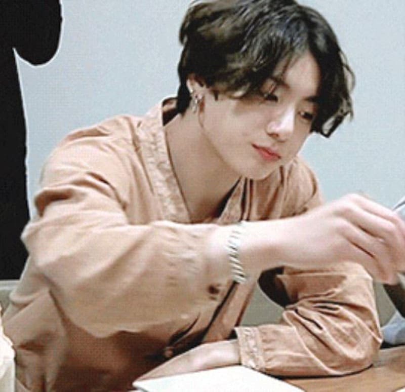 [注文制作] BTSジョングク韓服 テテ 着用 ブイネック男女共用 改良韓服 カジュアル韓服 生活韓服