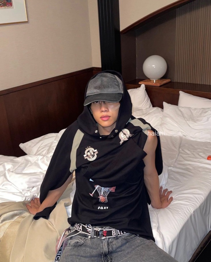 [THE BOYZソヌ着用]Cracking snap leglan hoodie black