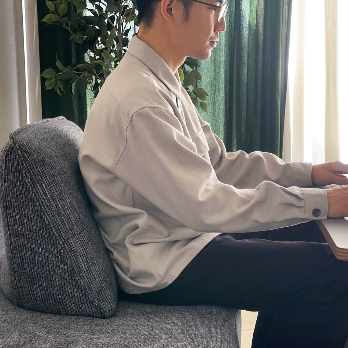 ソファベッド 幅170cm 2人掛け 2.5人掛け ブラ―マ クッション付き ソファ 背もたれ ファブリック 高級感 スタイリッシュ モダン 天然木 異素材 スチール ソファベッド 幅170cm 2人掛け 2.5人掛け ブラ―マ クッション付き ソファ 背もたれ ファブリック 高級感 スタイリッシュ モダン 天然木 異素材 スチール