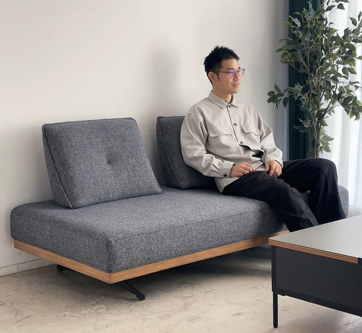 ソファベッド 幅170cm 2人掛け 2.5人掛け ブラ―マ クッション付き ソファ 背もたれ ファブリック 高級感 スタイリッシュ モダン 天然木 異素材 スチール ソファベッド 幅170cm 2人掛け 2.5人掛け ブラ―マ クッション付き ソファ 背もたれ ファブリック 高級感 スタイリッシュ モダン 天然木 異素材 スチール
