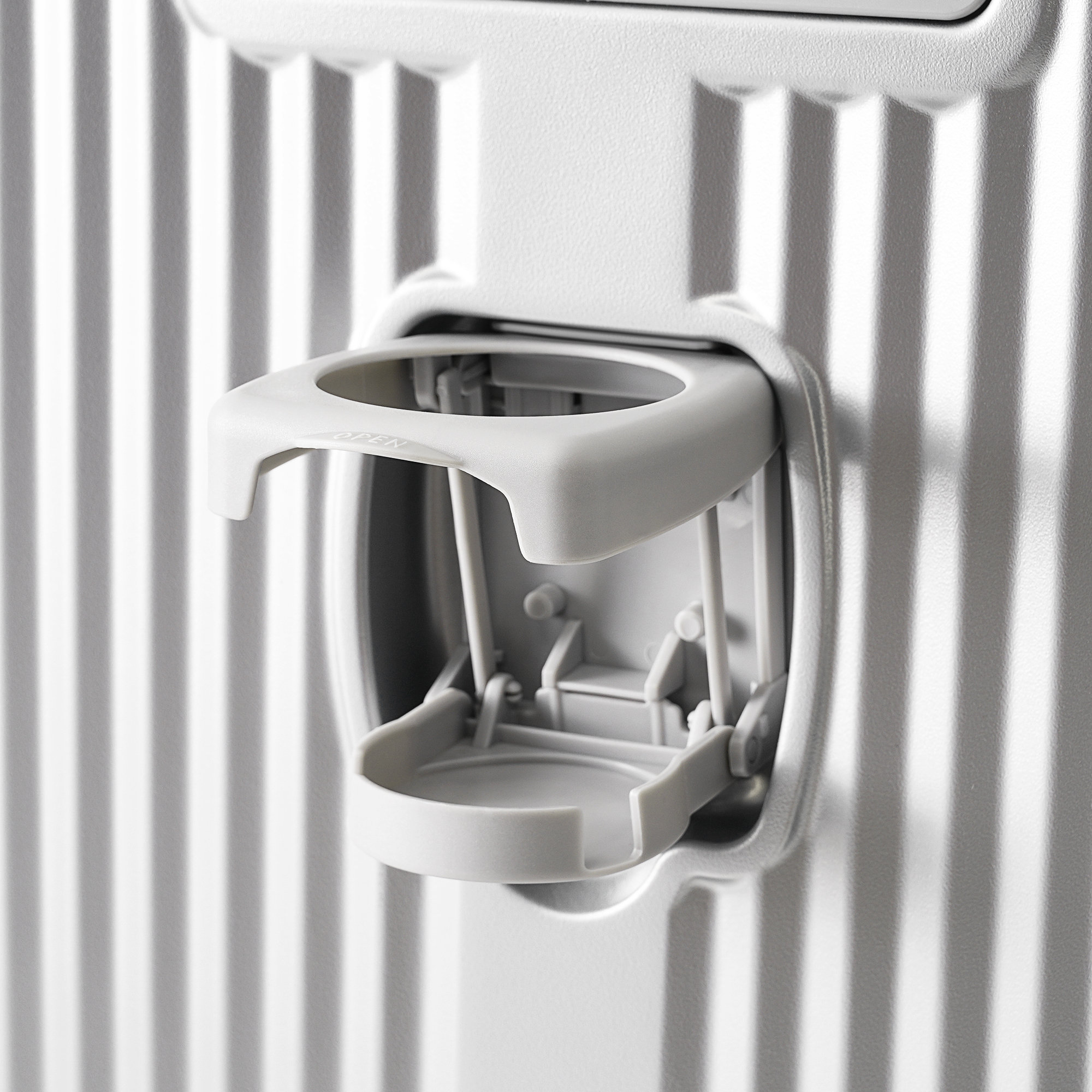 即日発送スーツケース Sサイズ フレームタイプ 機内持ち込み キャリーケース キャリーバッグ アルミ USBポート付き カップホルダー フック式底足 ストッパー付き 軽量 おしゃれ 静音 海外 高級感