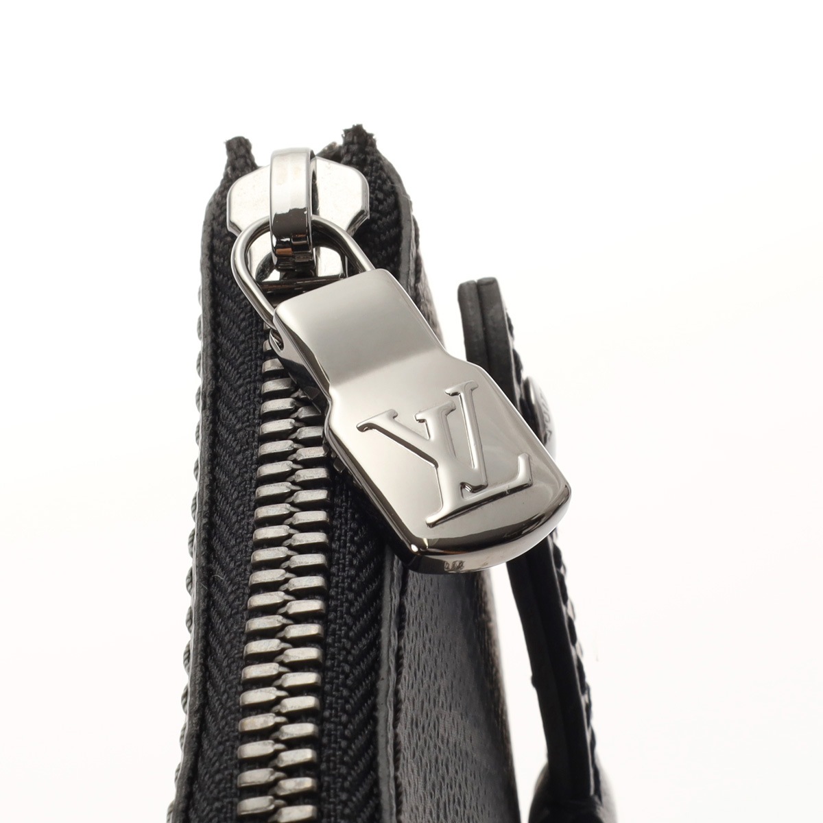 モノグラムエクリプス トリオメッセンジャー用ポーチ 黒/グレー - メンズ レザー ポーチ Aランク 中古 銀蔵 モノグラムエクリプス トリオメッセンジャー用ポーチ 黒/グレー - メンズ レザー ポーチ Aランク 中古 銀蔵