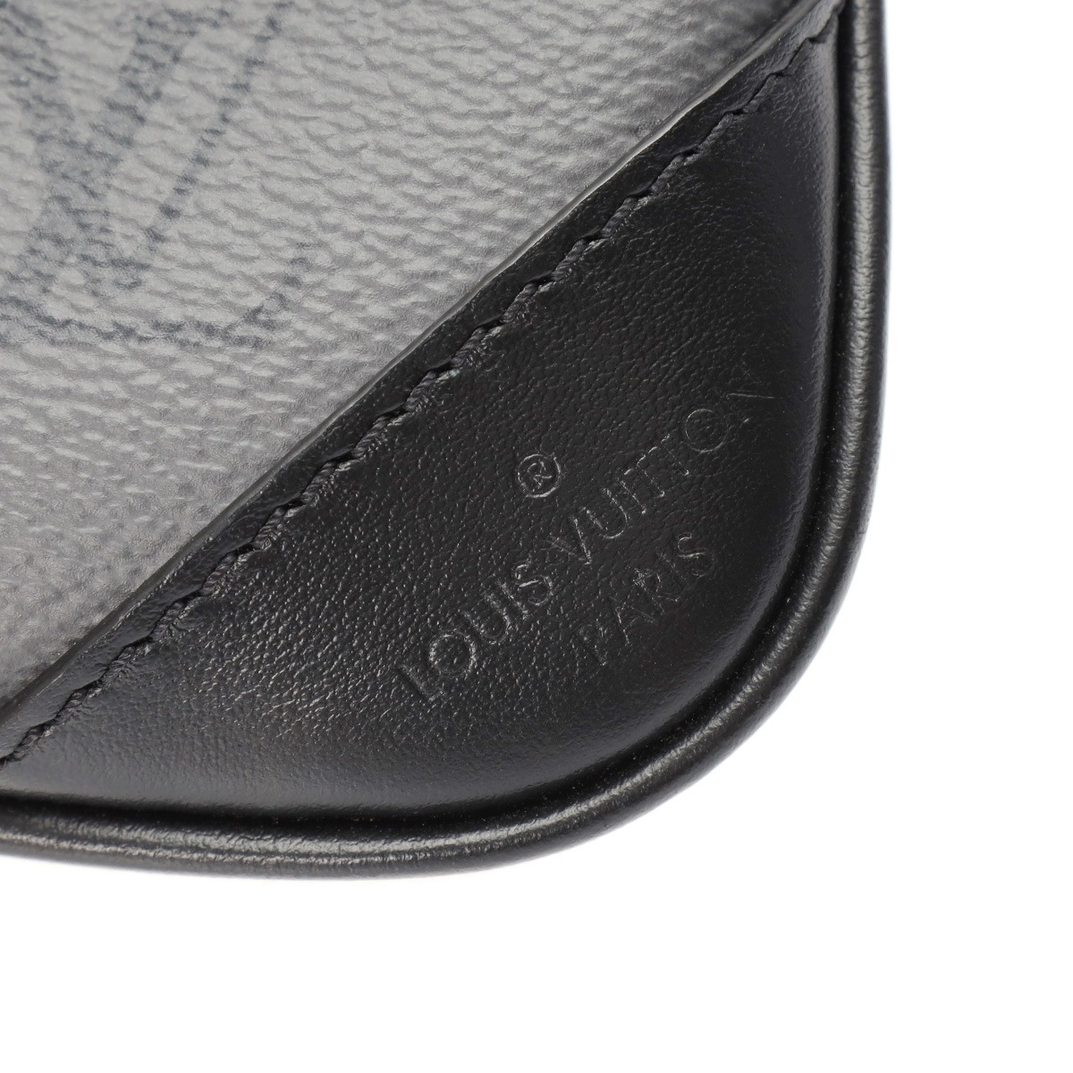 モノグラムエクリプス トリオメッセンジャー用ポーチ 黒/グレー - メンズ レザー ポーチ Aランク 中古 銀蔵 モノグラムエクリプス トリオメッセンジャー用ポーチ 黒/グレー - メンズ レザー ポーチ Aランク 中古 銀蔵