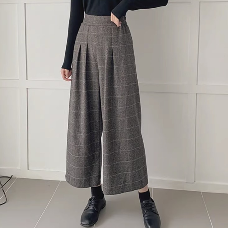 パンツ ボトムス ガウチョパンツ ロングパンツ ワイドパンツ ロング 8分丈 クロップド丈 ワイド セミフレア 裾ワイド ポケット ウエストゴム コンサバ 中厚手 ストレッチ 伸縮性 きれいめ