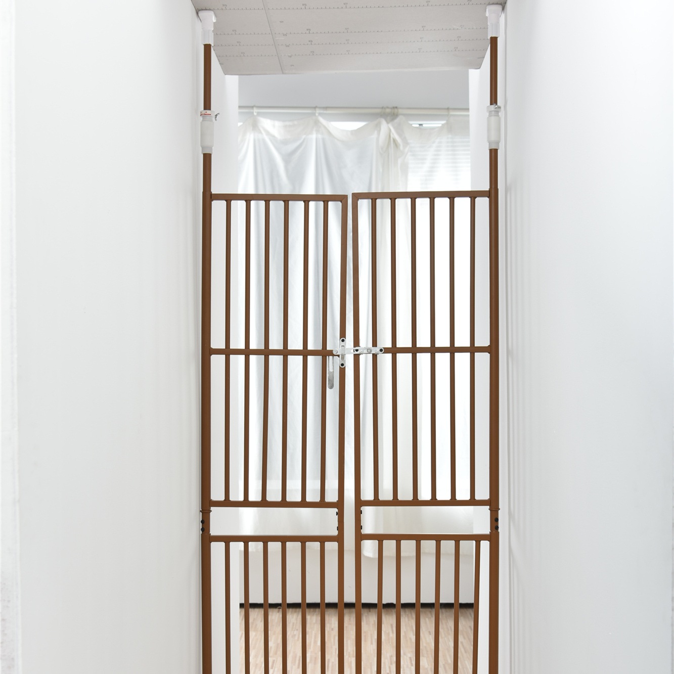 ペット高さ調節対応 205285cm ドア ケージ 留守番 保護 ネコ 脱走防止