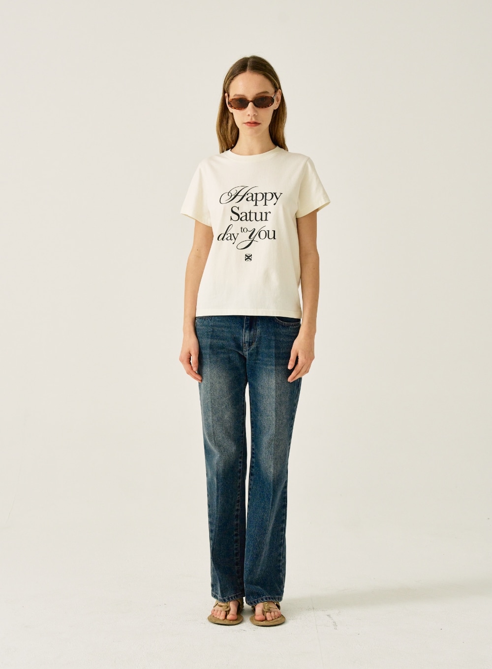 [세터] (W) ハッピー サタデー タイポ グラフィック Tシャツ ( Retro Ivory )