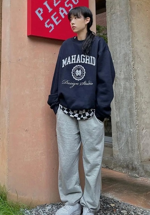 STRAY KIDS/Red Velvet 着用]AUTHENTIC トレーナー/ユニセック STRAY KIDS/Red Velvet 着用]AUTHENTIC トレーナー/ユニセック