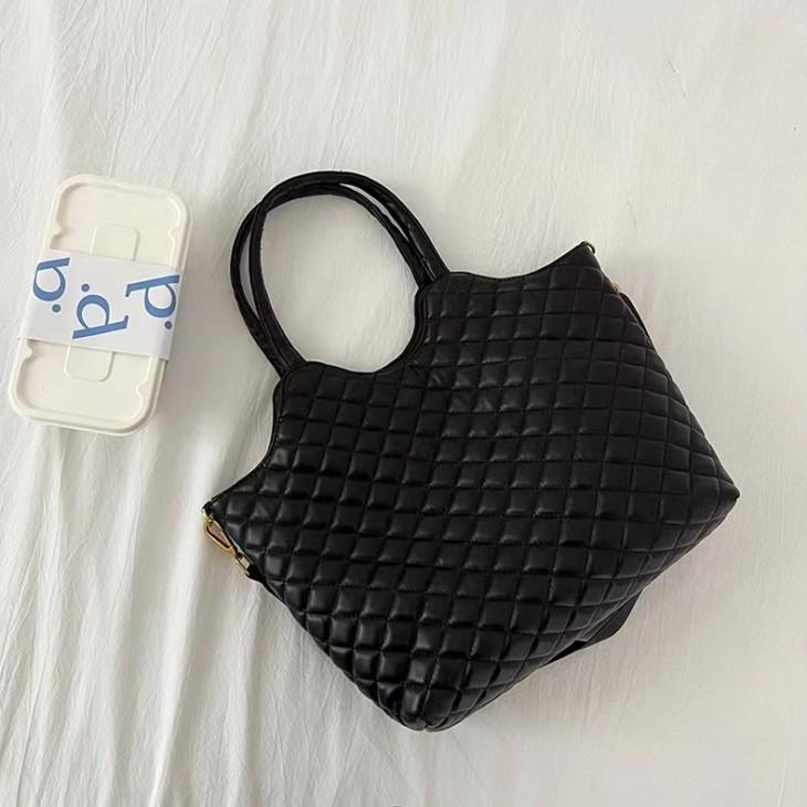 【期間限定】2WAY ショルダーバッグ トート キルティング 大容量 キレイめ 上品 2024秋冬新作【akb409-018】【予約販売:15-20日】宅込 【期間限定】2WAY ショルダーバッグ トート キルティング 大容量 キレイめ 上品 2024秋冬新作【akb409-018】【予約販売:15-20日】宅込