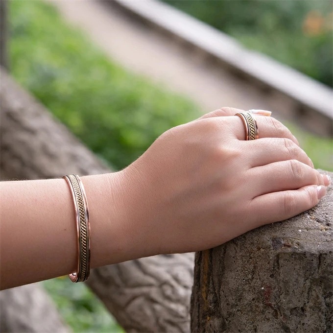 純銅製ジュエリー 純銅磁気ブレスレット エネルギーマグネット付き 磁気ブレスレット ストレス解消 減量 痩身 調節可能 健康エネルギー 高磁石 瞑想 ヨガ 磁気リング 指輪 純銅製ジュエリー 純銅磁気ブレスレット エネルギーマグネット付き 磁気ブレスレット ストレス解消 減量 痩身 調節可能 健康エネルギー 高磁石 瞑想 ヨガ 磁気リング 指輪