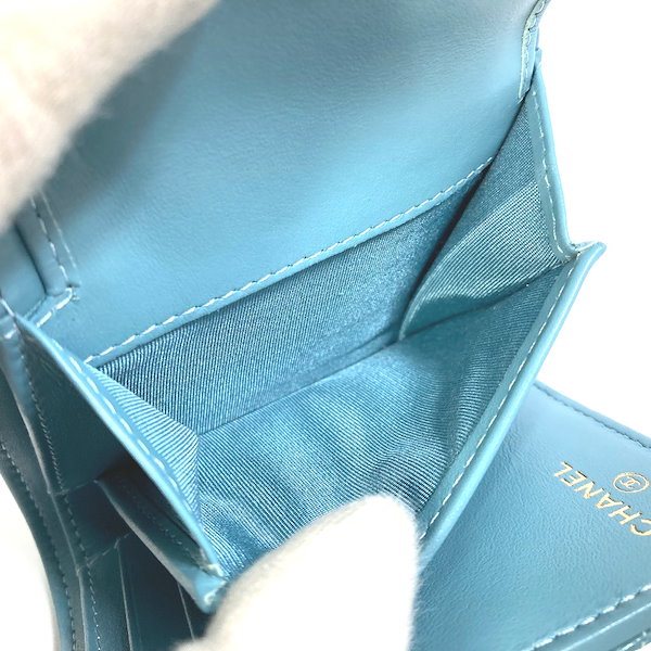 Qoo10] CHANEL 3つ折り財布 A84068 ボーイシャネ