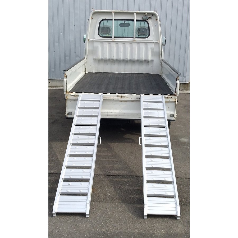 法人様限定 アルミブリッジ 長さ240cmx幅30cm 最大積載1200kg 2本セット 法人様限定 アルミブリッジ 長さ240cmx幅30cm 最大積載1200kg 2本セット