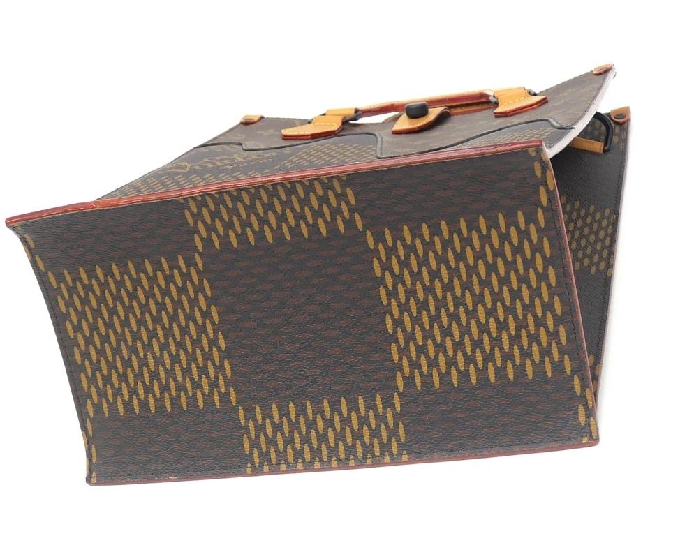 ルイ・ヴィトン LOUISVUITTON ダミエジャイアント ミニトートバッグ LVスクエアード NIGOコラボ N40355 【中古】(68650) ルイ・ヴィトン LOUISVUITTON ダミエジャイアント ミニトートバッグ LVスクエアード NIGOコラボ N40355 【中古】(68650)