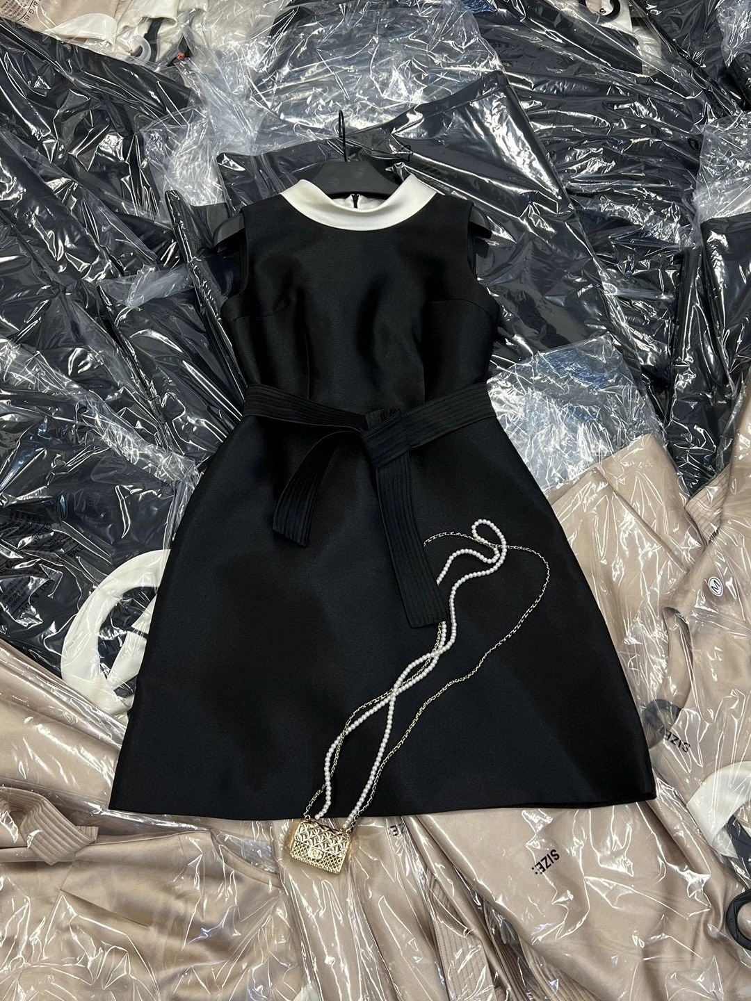 ドレスヘップバーン風しょうとつしょく腰をすぼめるハイエンドワンピース着痩せドレス