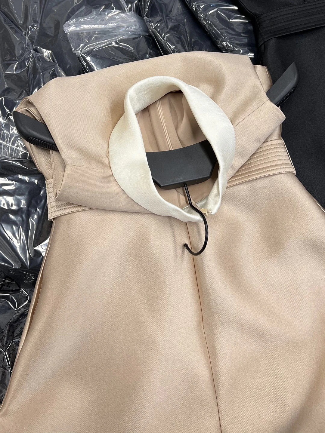 ドレスヘップバーン風しょうとつしょく腰をすぼめるハイエンドワンピース着痩せドレス