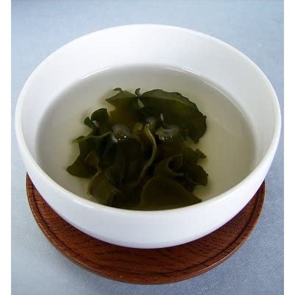 Qoo10]　めかぶ茶３００ｇ　味彩海道　お徳用