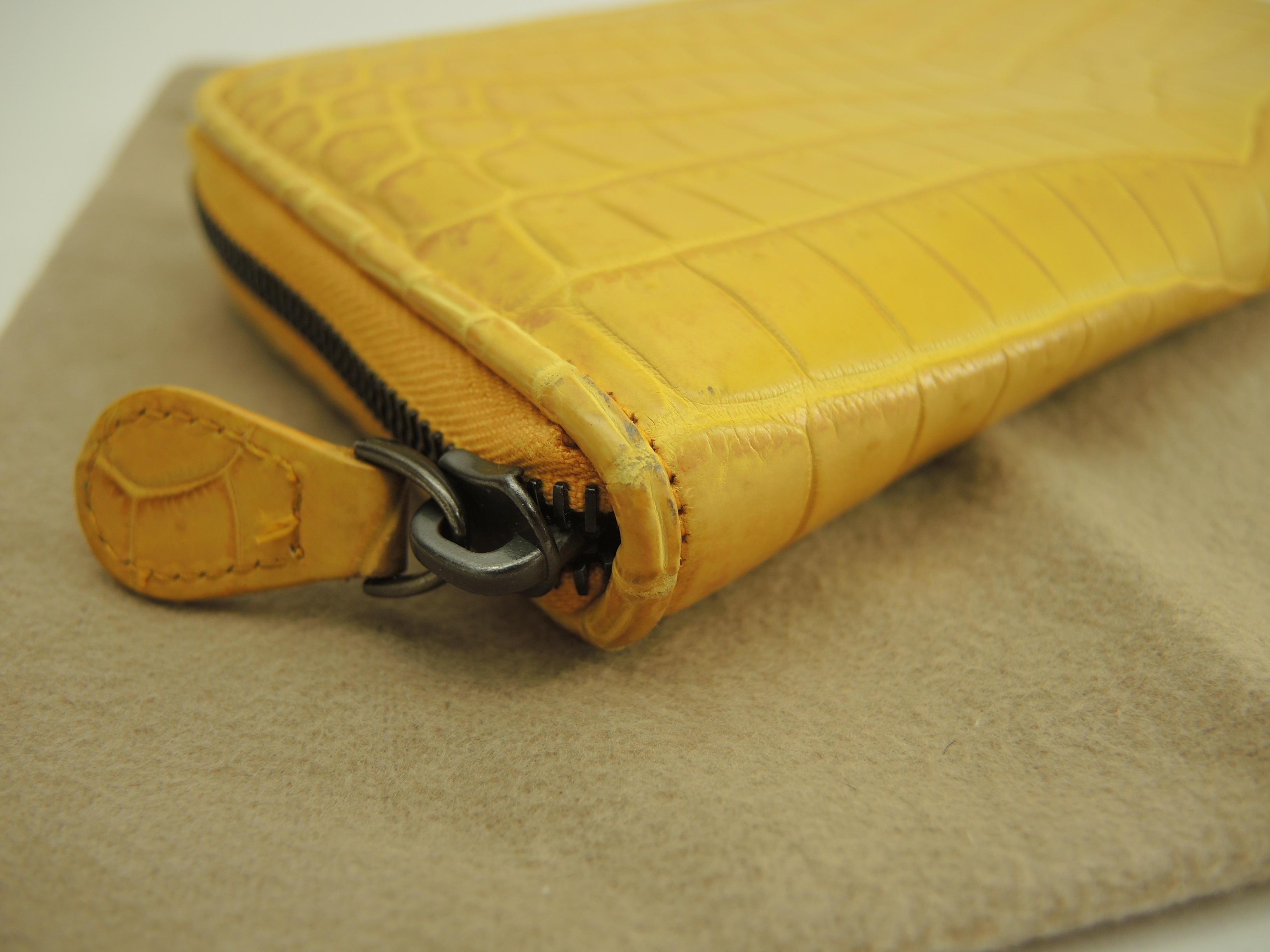 ラウンドジップ長財布 クロコダイル 黄 ロングウォレット 美品@B001171264 ラウンドジップ長財布 クロコダイル 黄 ロングウォレット 美品@B001171264