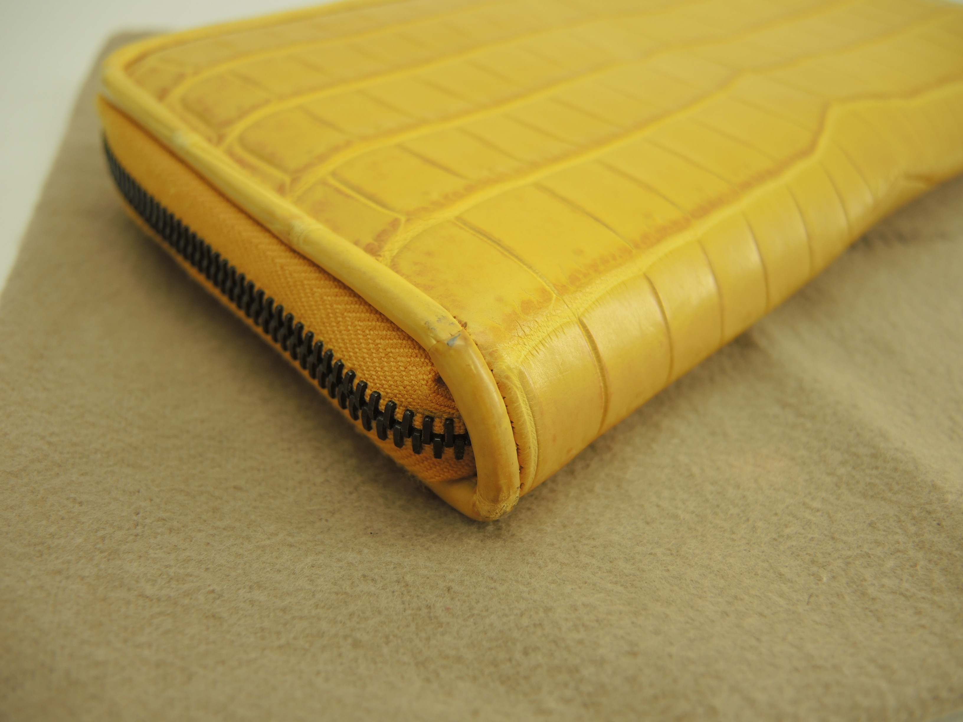 ラウンドジップ長財布 クロコダイル 黄 ロングウォレット 美品@B001171264 ラウンドジップ長財布 クロコダイル 黄 ロングウォレット 美品@B001171264