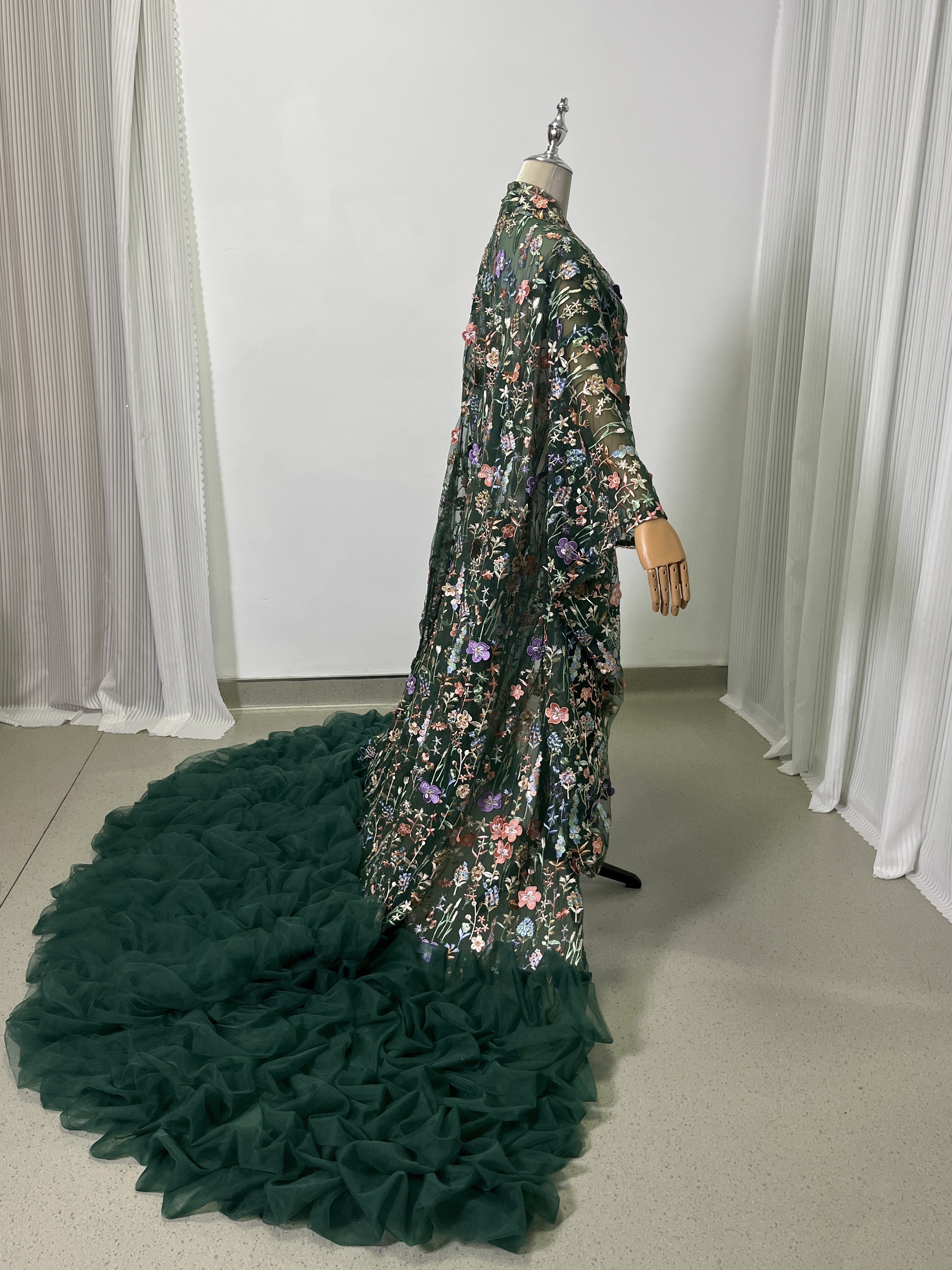 チュール打掛　着物　オーバードレス　花モチーフ羽織　ウエディングドレス　深めな緑 うす衣 花嫁和装 色打掛