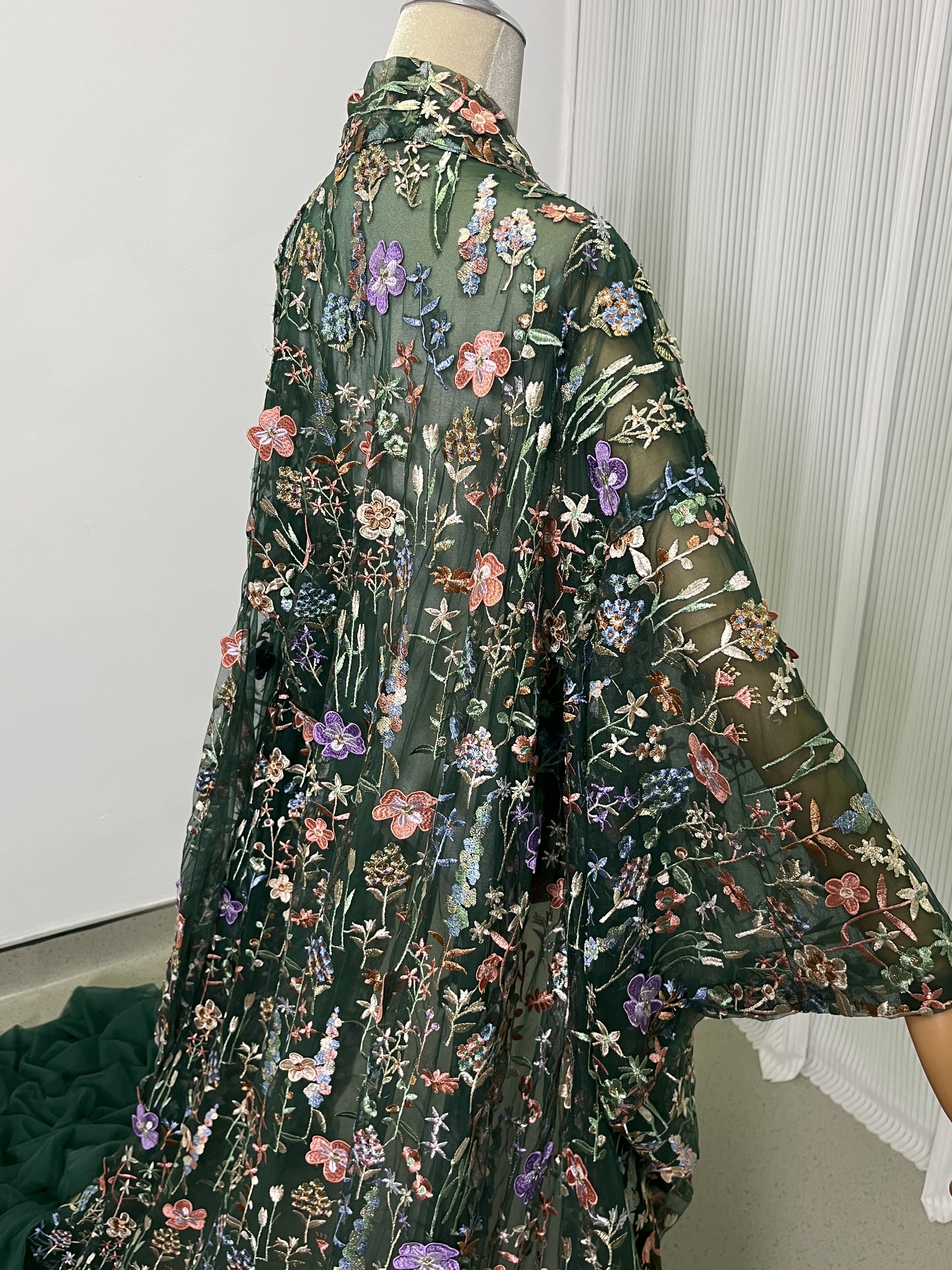 チュール打掛　着物　オーバードレス　花モチーフ羽織　ウエディングドレス　深めな緑 うす衣 花嫁和装 色打掛