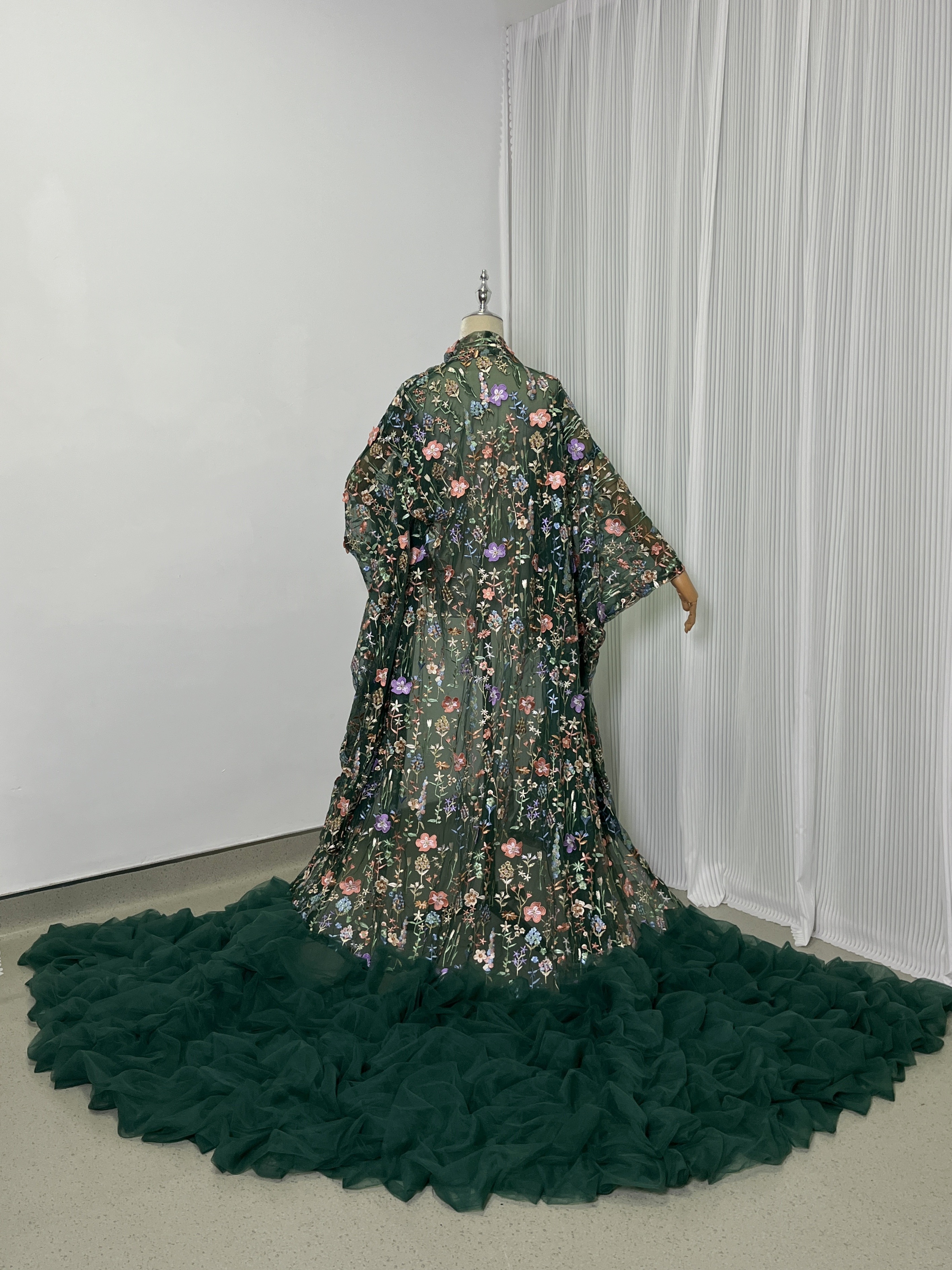 チュール打掛　着物　オーバードレス　花モチーフ羽織　ウエディングドレス　深めな緑 うす衣 花嫁和装 色打掛