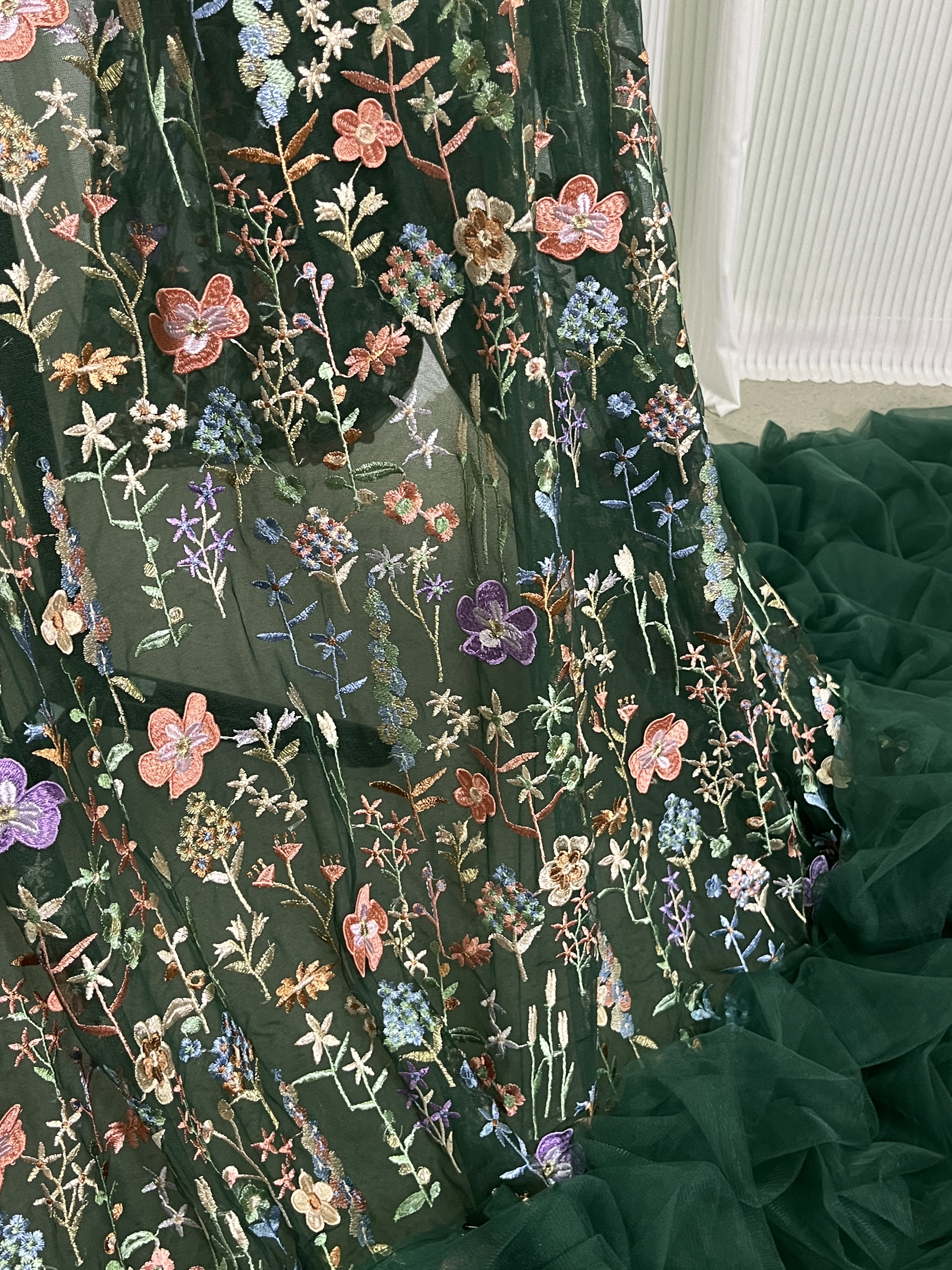 チュール打掛　着物　オーバードレス　花モチーフ羽織　ウエディングドレス　深めな緑 うす衣 花嫁和装 色打掛