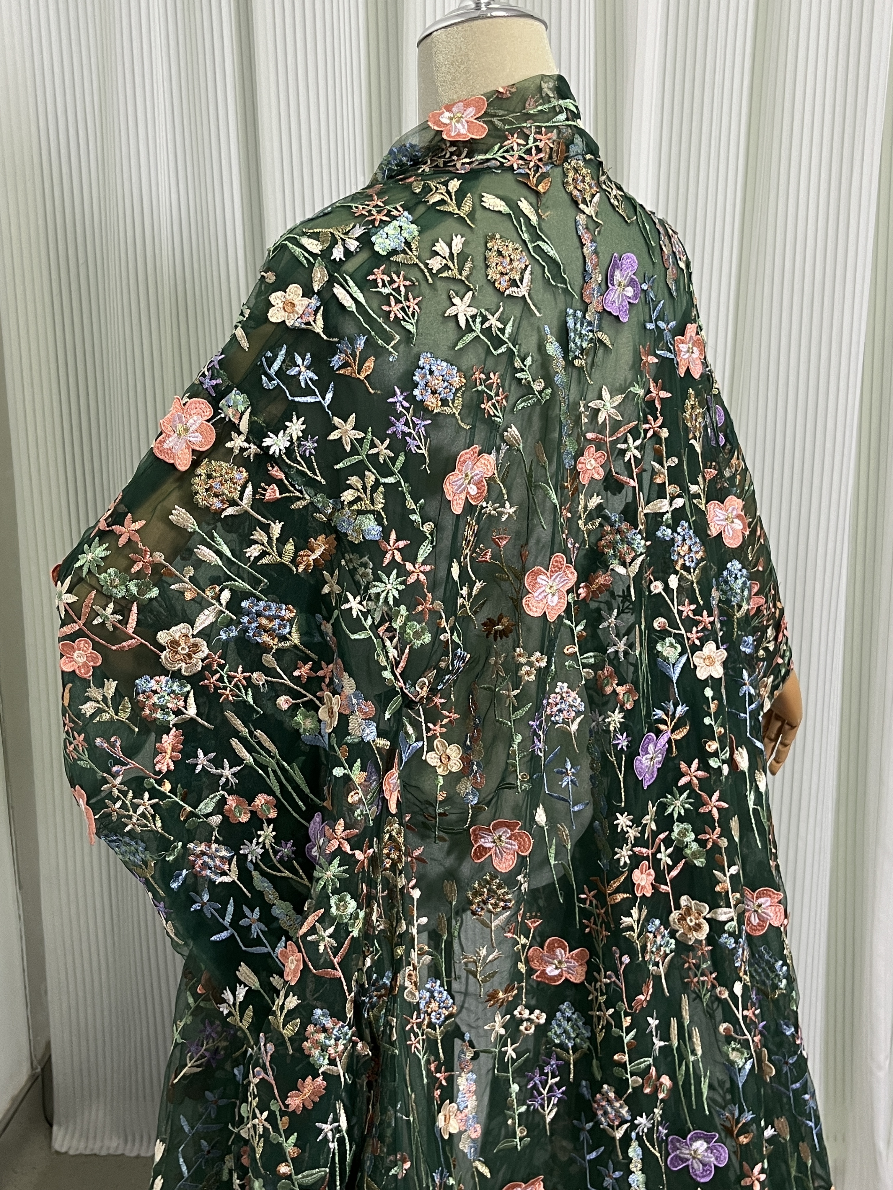 チュール打掛　着物　オーバードレス　花モチーフ羽織　ウエディングドレス　深めな緑 うす衣 花嫁和装 色打掛