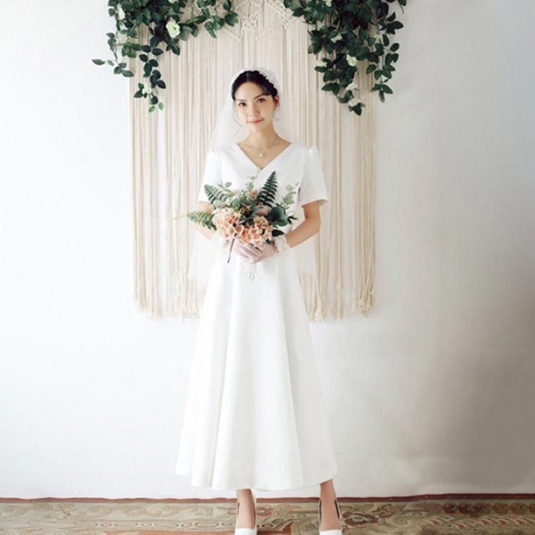 お買い得ミモレ ウェディングドレス ウエディングドレス ワンピース Aラインミモレ丈 Vネック ドレス ファスナータイプ 大きいサイズ パーティドレス 発表会 パーティードレス 披露宴 結婚式 演奏会 お買い得ミモレ ウェディングドレス ウエディングドレス ワンピース Aラインミモレ丈 Vネック ドレス ファスナータイプ 大きいサイズ パーティドレス 発表会 パーティードレス 披露宴 結婚式 演奏会