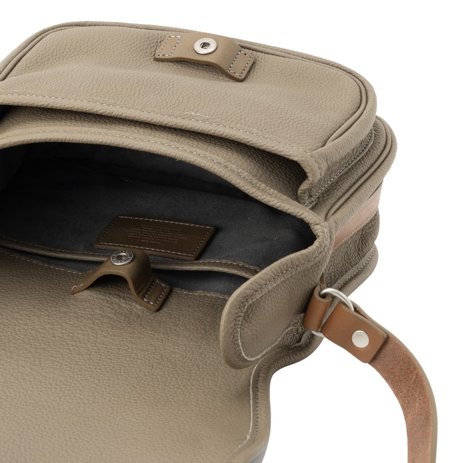 バッグ ショルダーバッグ SHRINK MAILBAG メンズ レディース レザー 本革 牛革 肩掛け 斜め掛け 通勤 通学 仕事 旅行 軽量 大容量 ブランド プレゼント カジュアル 日本製 バッグ ショルダーバッグ SHRINK MAILBAG メンズ レディース レザー 本革 牛革 肩掛け 斜め掛け 通勤 通学 仕事 旅行 軽量 大容量 ブランド プレゼント カジュアル 日本製